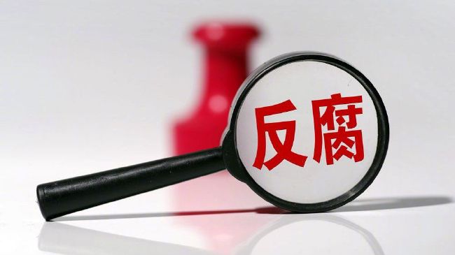 《马卡报》表示，菲利克斯在来到马竞的圣拉斐尔基地后，几乎没有与任何队友和工作人员打过招呼，而他的随行人员则在训练场上走来走去，惹恼了在场的人。